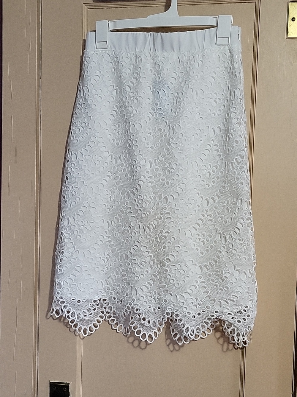 White Cutout Scalloped Hem Midi Skirt NWT Cupshe- M - Picture 2 of 7